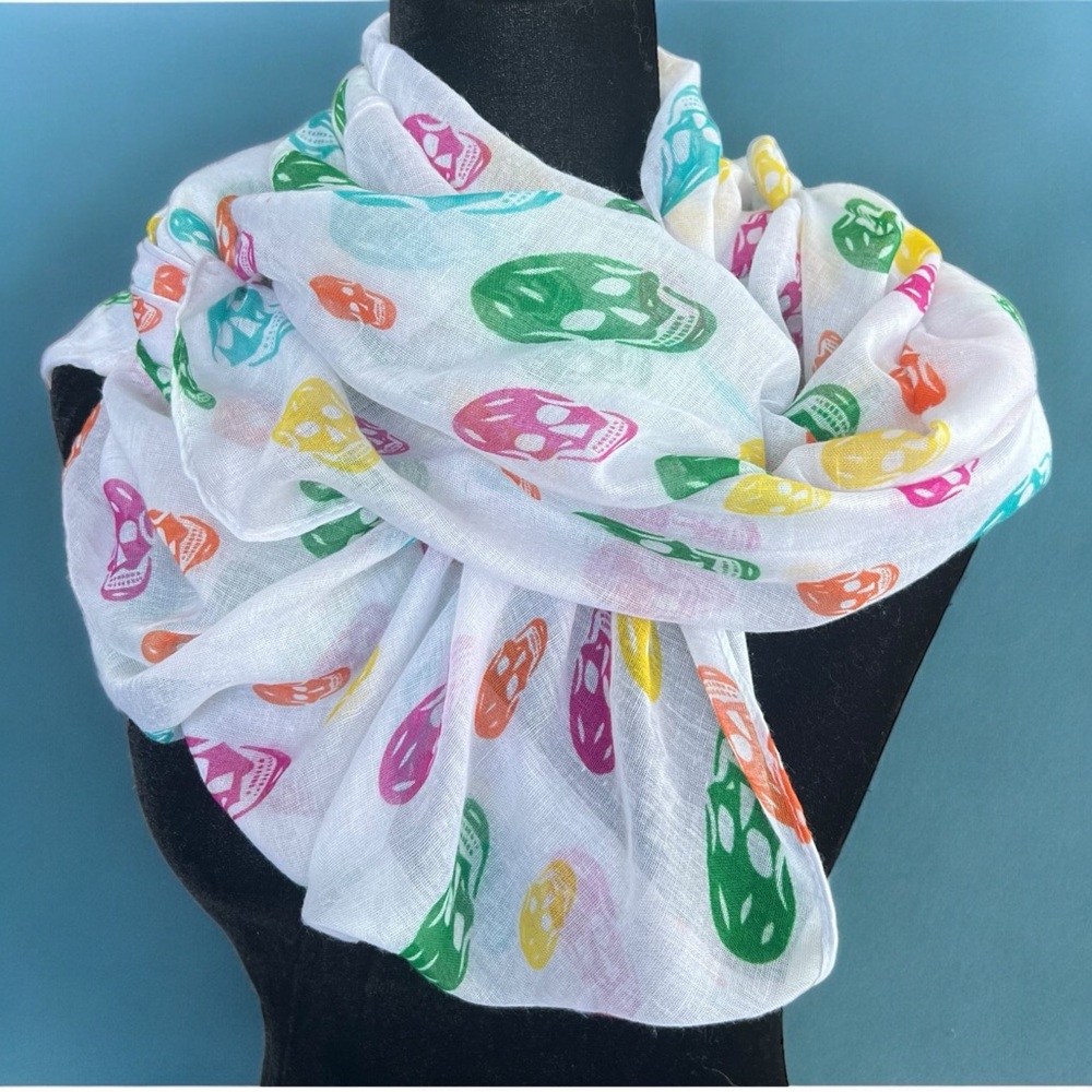 💖 Playful Skull Print Infinity Scarf 💖